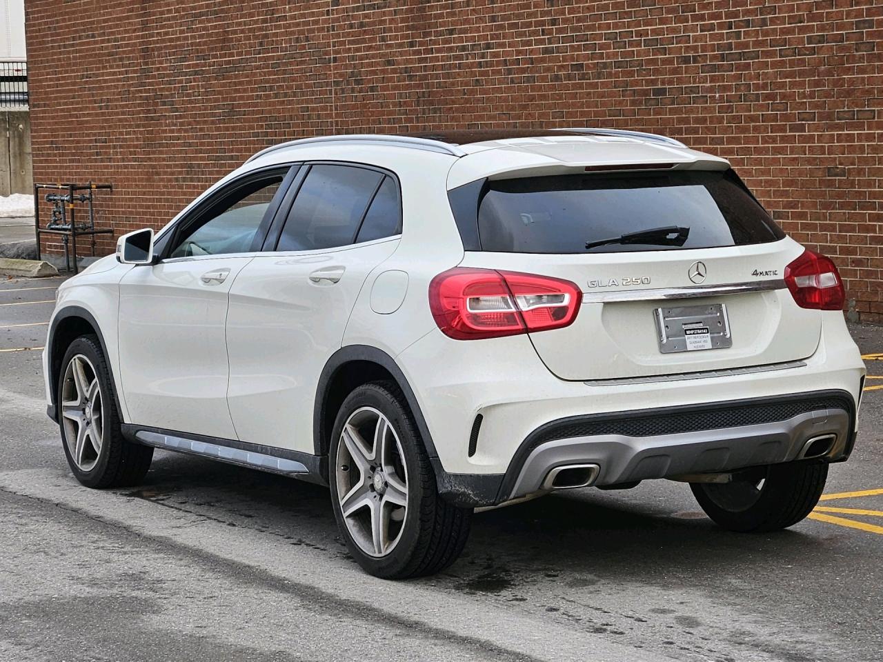 2017 Mercedes-Benz GL-Class 4MATIC GLA 250, Navigation, PANORAMIC SUNROOF Photo