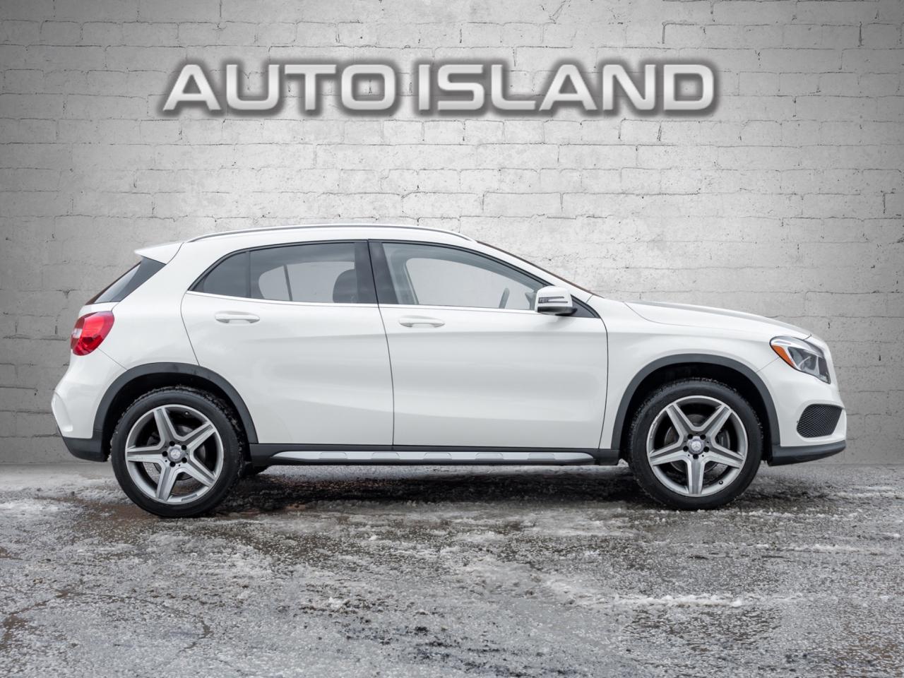 2017 Mercedes-Benz GLA 4MATIC GLA 250, Navigation, PANORAMIC SUNROOF Photo2