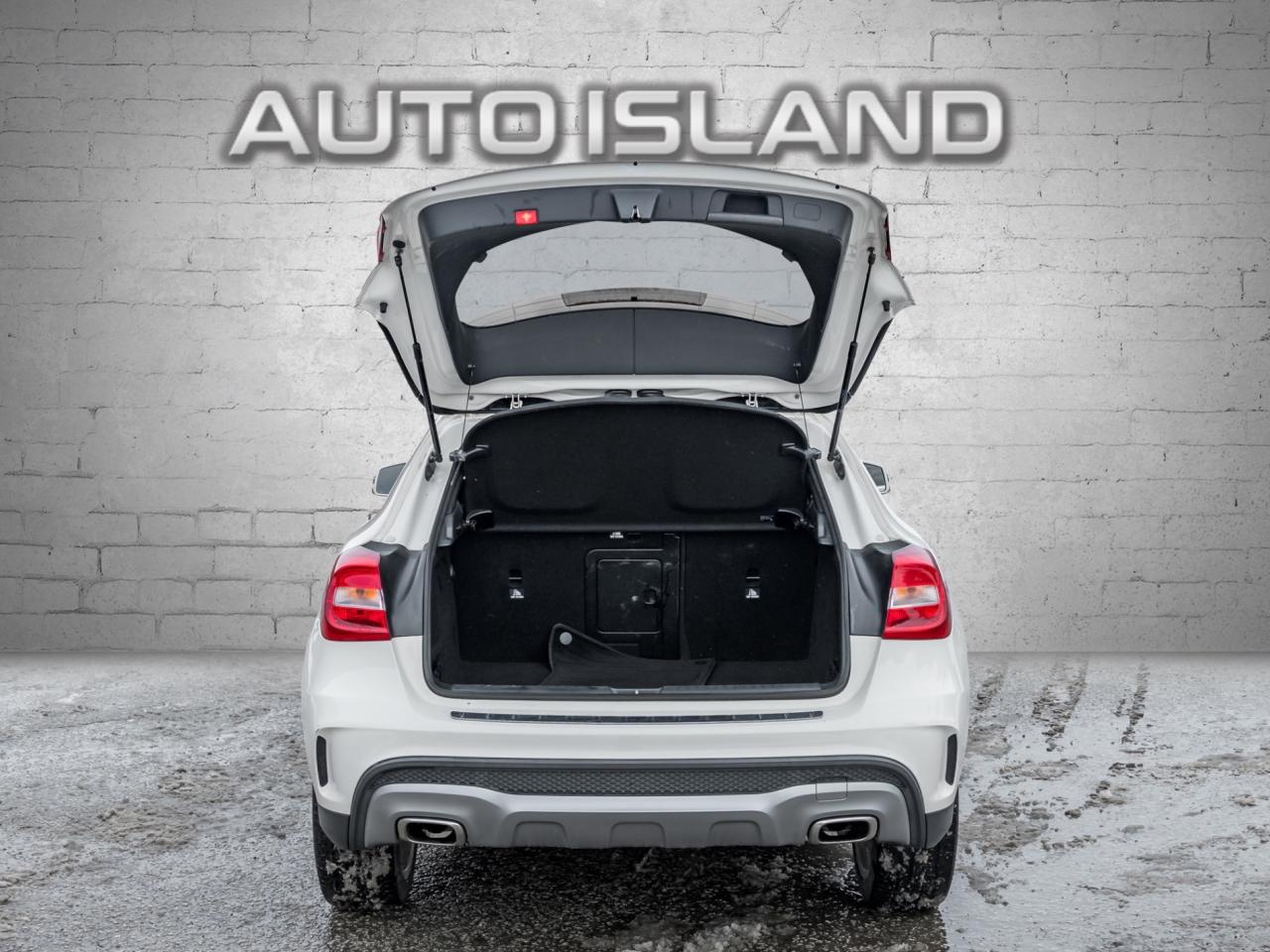 2017 Mercedes-Benz GLA 4MATIC GLA 250, Navigation, PANORAMIC SUNROOF Photo