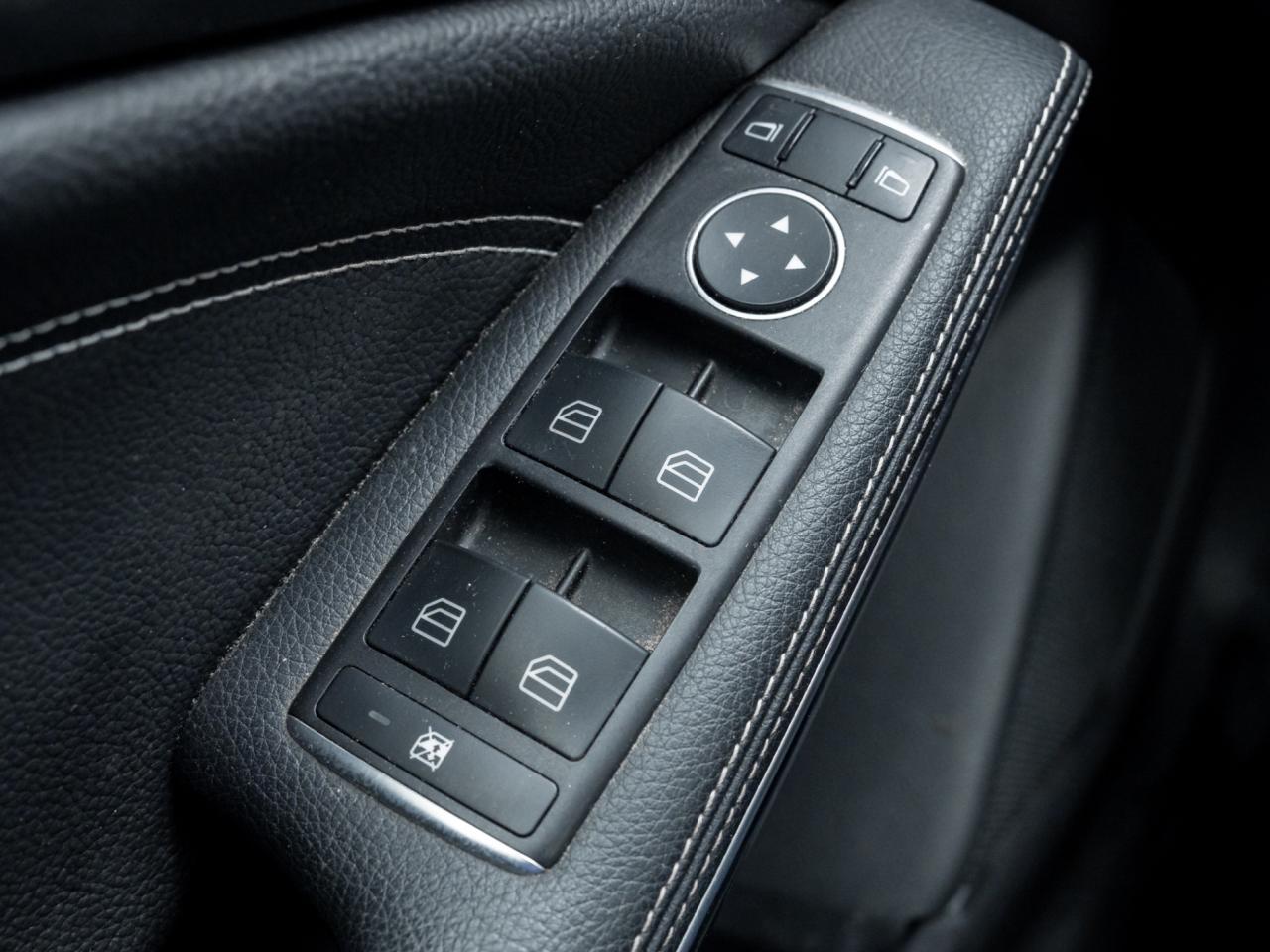 2017 Mercedes-Benz GLA 4MATIC GLA 250, Navigation, PANORAMIC SUNROOF Photo