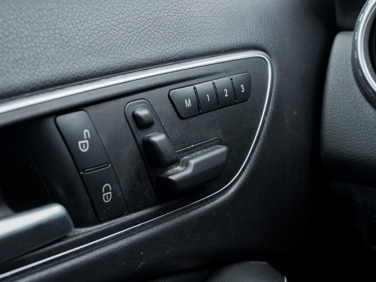 2017 Mercedes-Benz GLA 4MATIC GLA 250, Navigation, PANORAMIC SUNROOF Photo