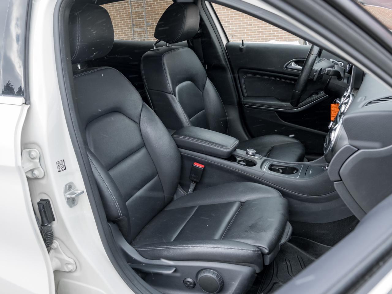 2017 Mercedes-Benz GLA 4MATIC GLA 250, Navigation, PANORAMIC SUNROOF Photo