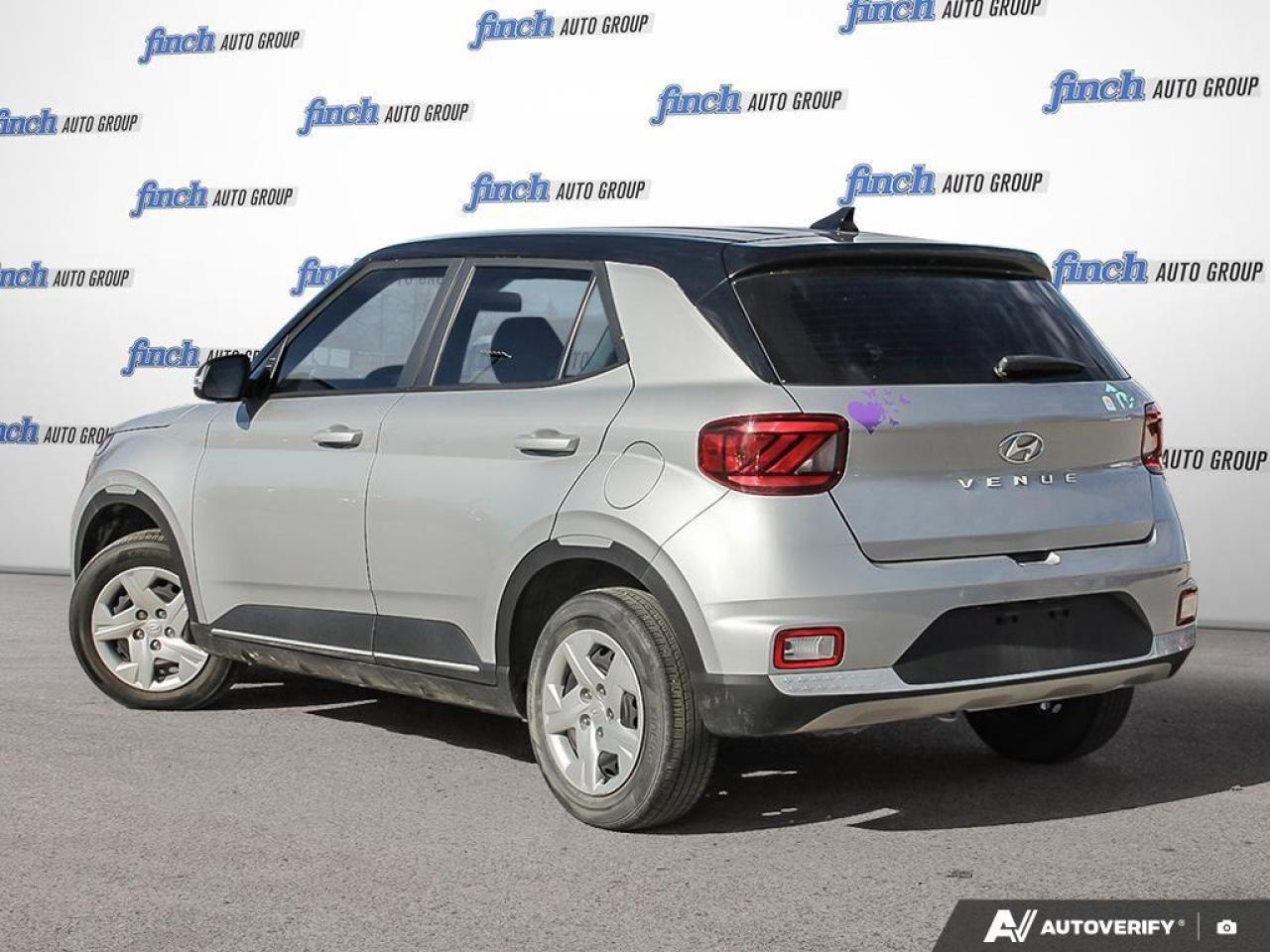 2021 Hyundai Venue Essential w/Two-Tone 4dr Front-Wheel Drive Photo