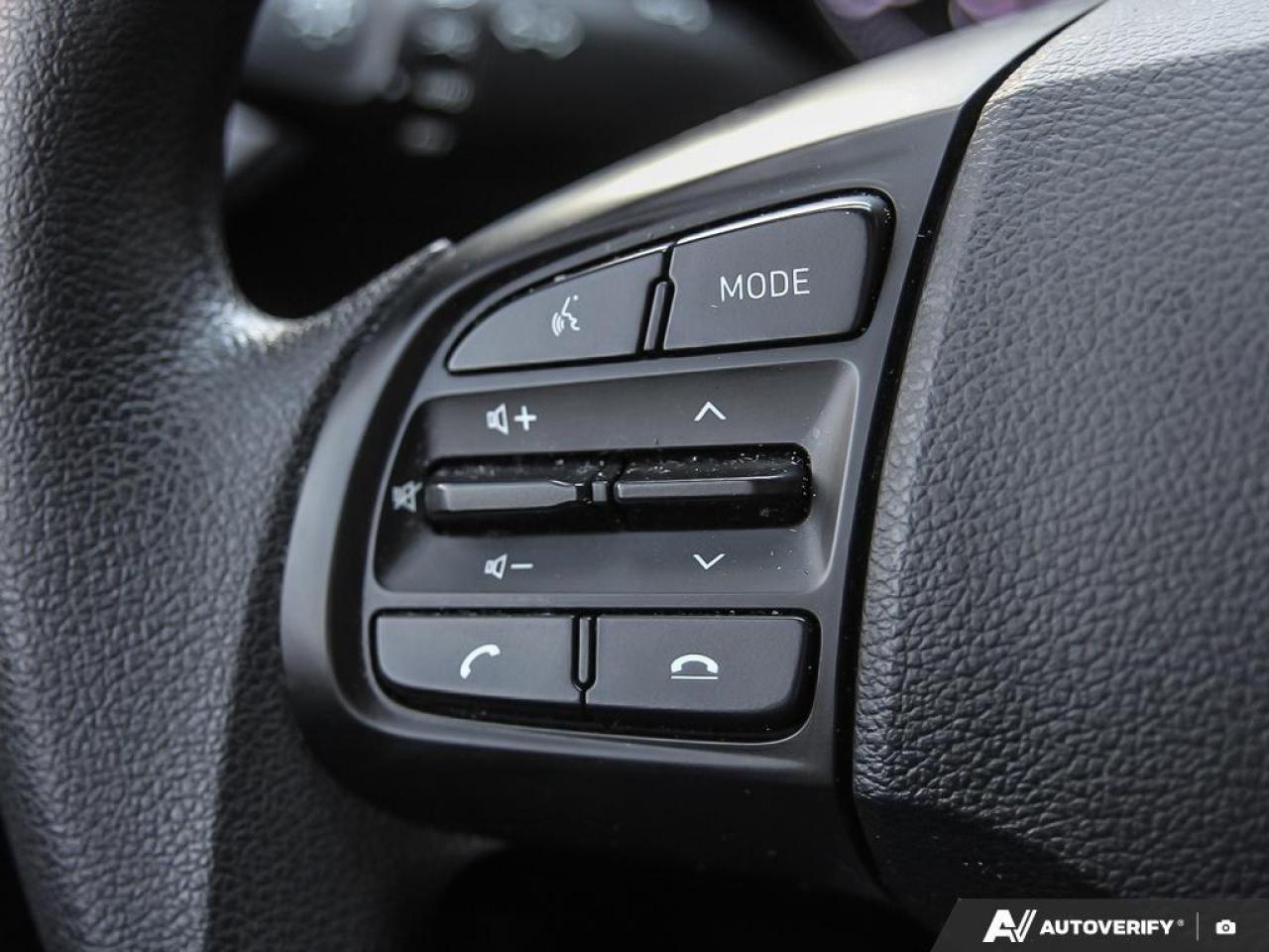 2021 Hyundai Venue Essential w/Two-Tone 4dr Front-Wheel Drive Photo