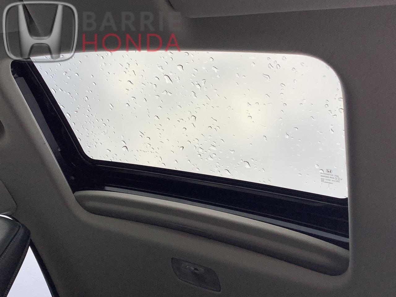 2020 Honda HR-V Touring 4dr All-Wheel Drive Photo3