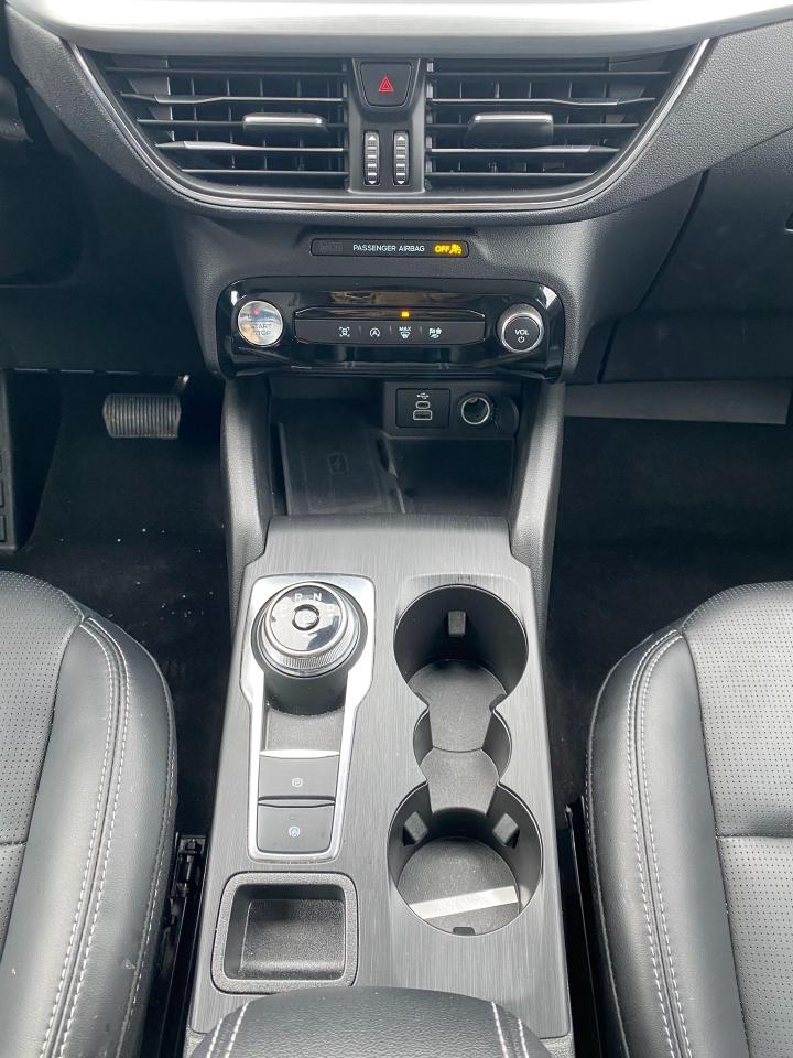 2025 Ford Escape Platinum 4dr All-Wheel Drive Photo