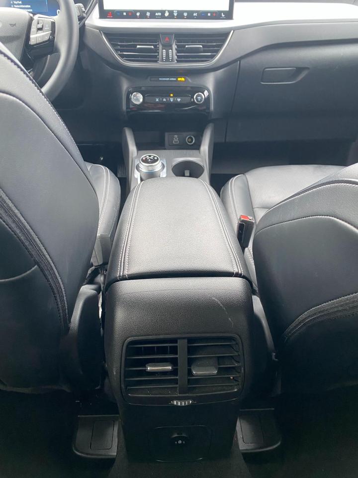 2025 Ford Escape Platinum 4dr All-Wheel Drive Photo