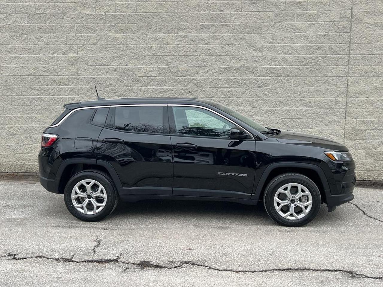 2026 Jeep Compass Sport 4dr 4x4 Photo3