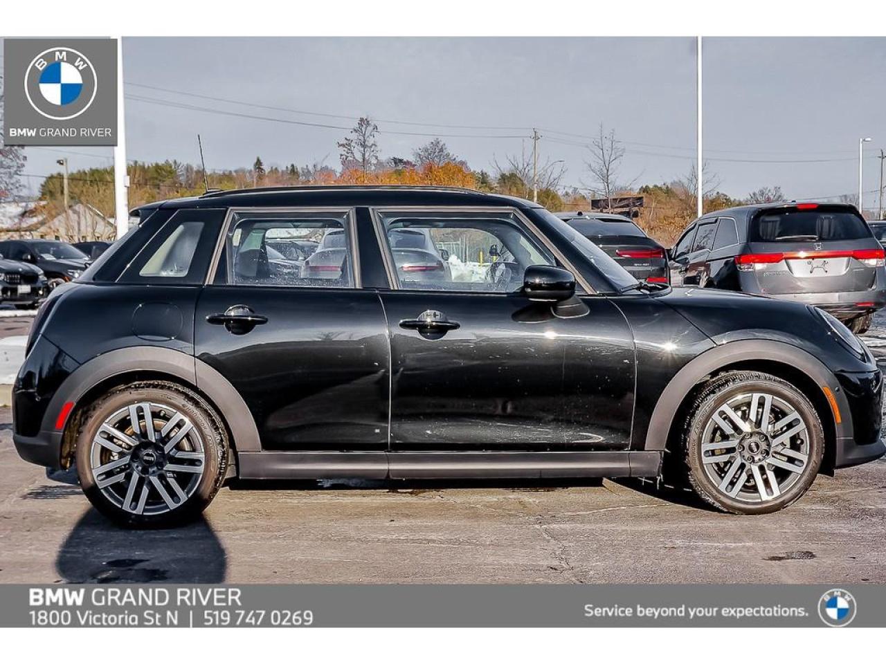 2025 MINI 5 Door Cooper C 4dr Hatchback Photo2