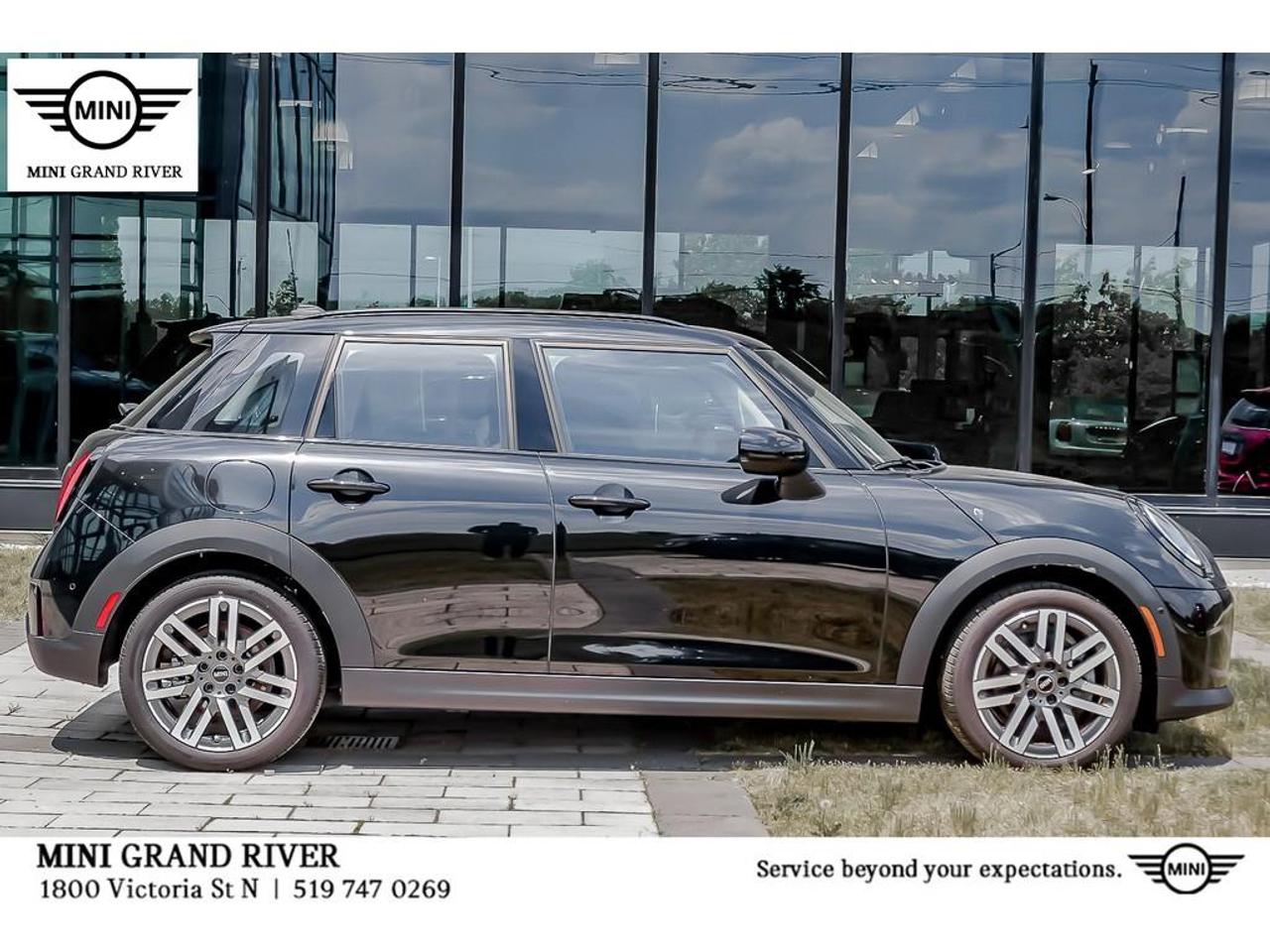 2025 MINI 5 Door Cooper C 4dr Hatchback Photo