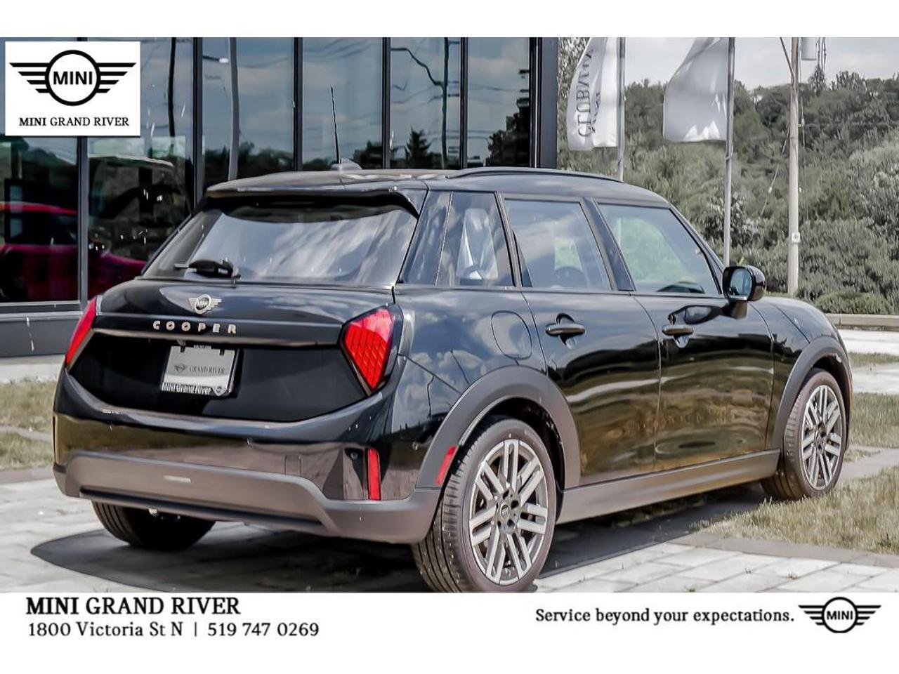 2025 MINI 5 Door Cooper C 4dr Hatchback Photo3