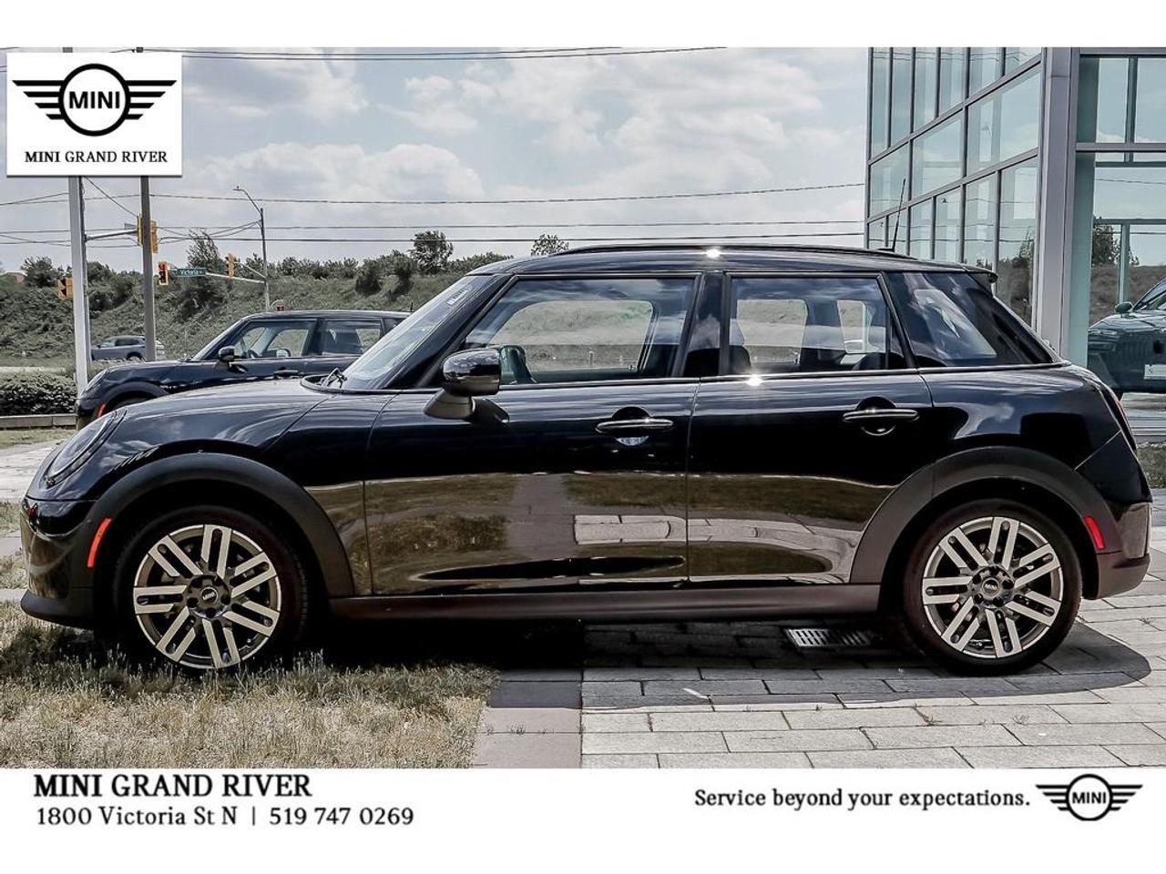 2025 MINI 5 Door Cooper C 4dr Hatchback Photo