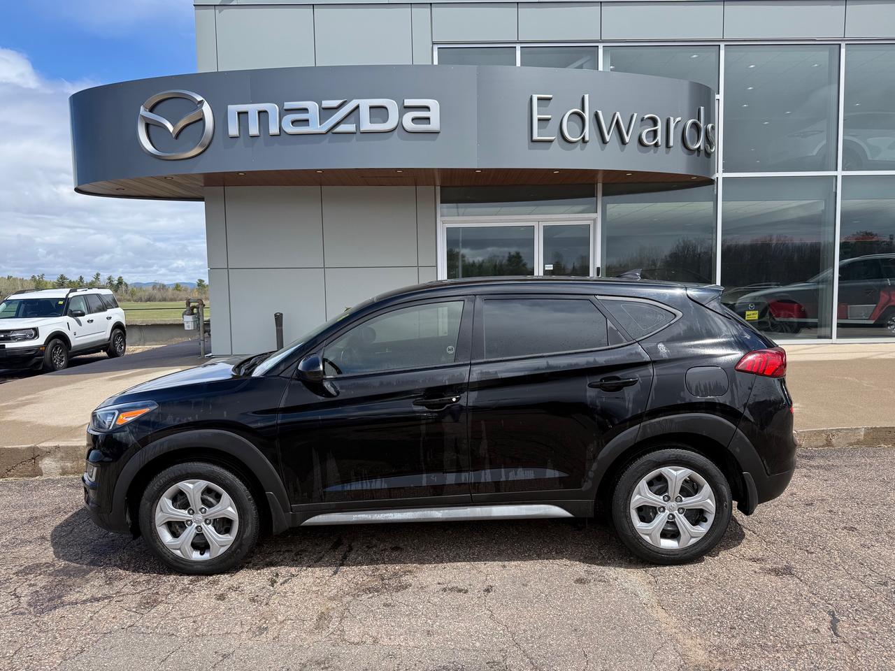 2019 Hyundai Tucson Essential 4dr Front-Wheel Drive Photo0