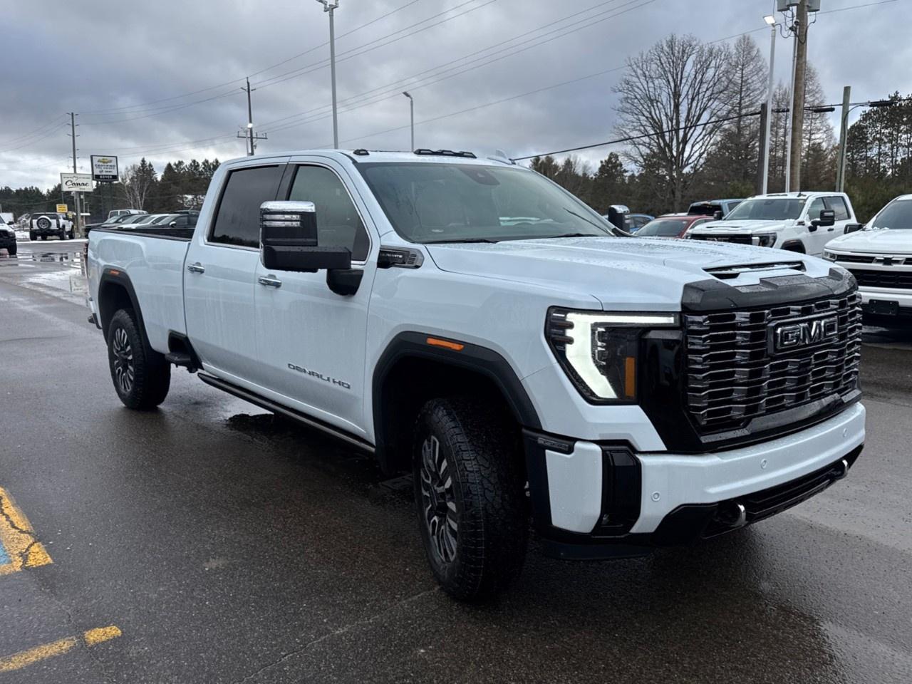 2026 GMC Sierra 3500HD 4WD Crew Cab Long Box Denali Ultimate Photo2