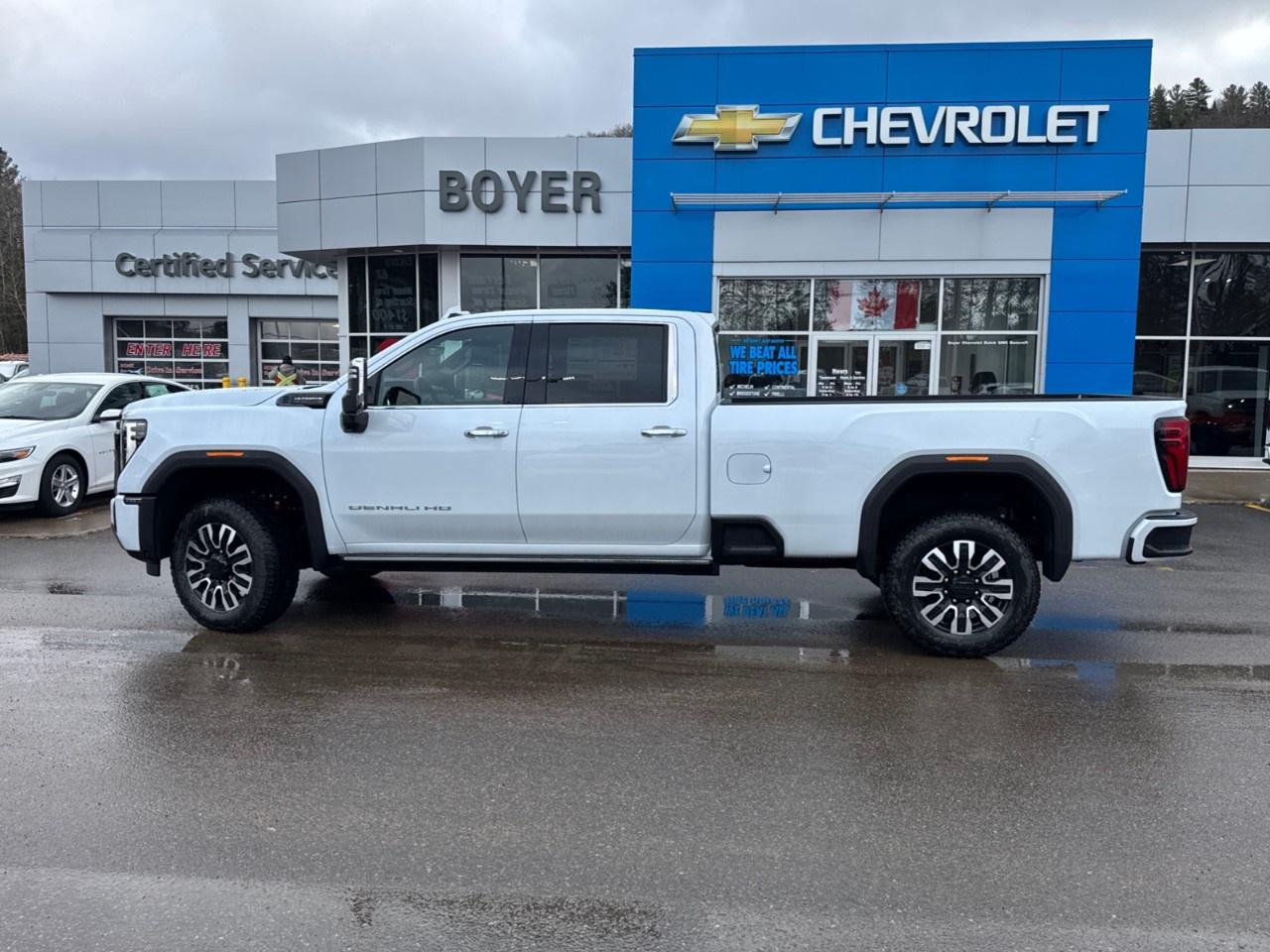 2026 GMC Sierra 3500HD 4WD Crew Cab Long Box Denali Ultimate Photo