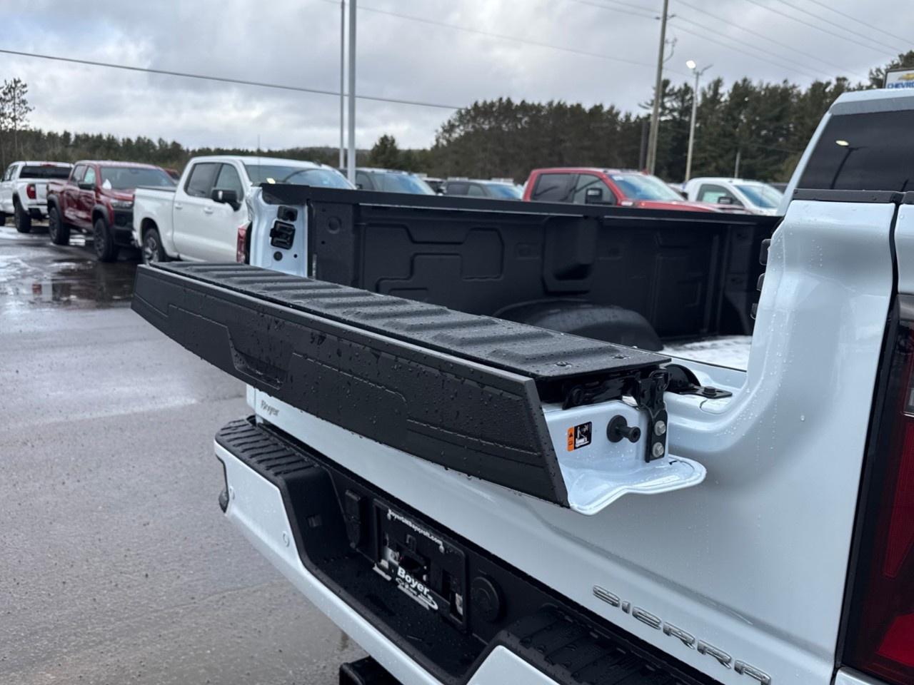 2026 GMC Sierra 3500HD 4WD Crew Cab Long Box Denali Ultimate Photo