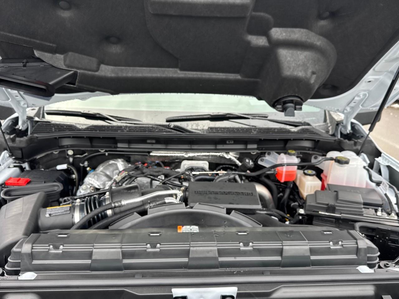 2026 GMC Sierra 3500HD 4WD Crew Cab Long Box Denali Ultimate Photo