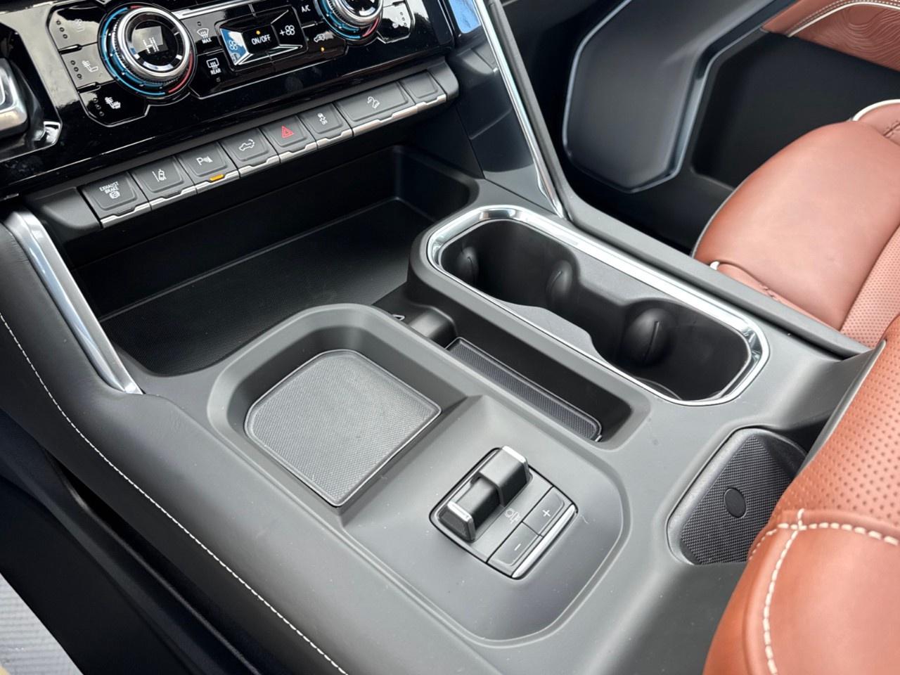 2026 GMC Sierra 3500HD 4WD Crew Cab Long Box Denali Ultimate Photo