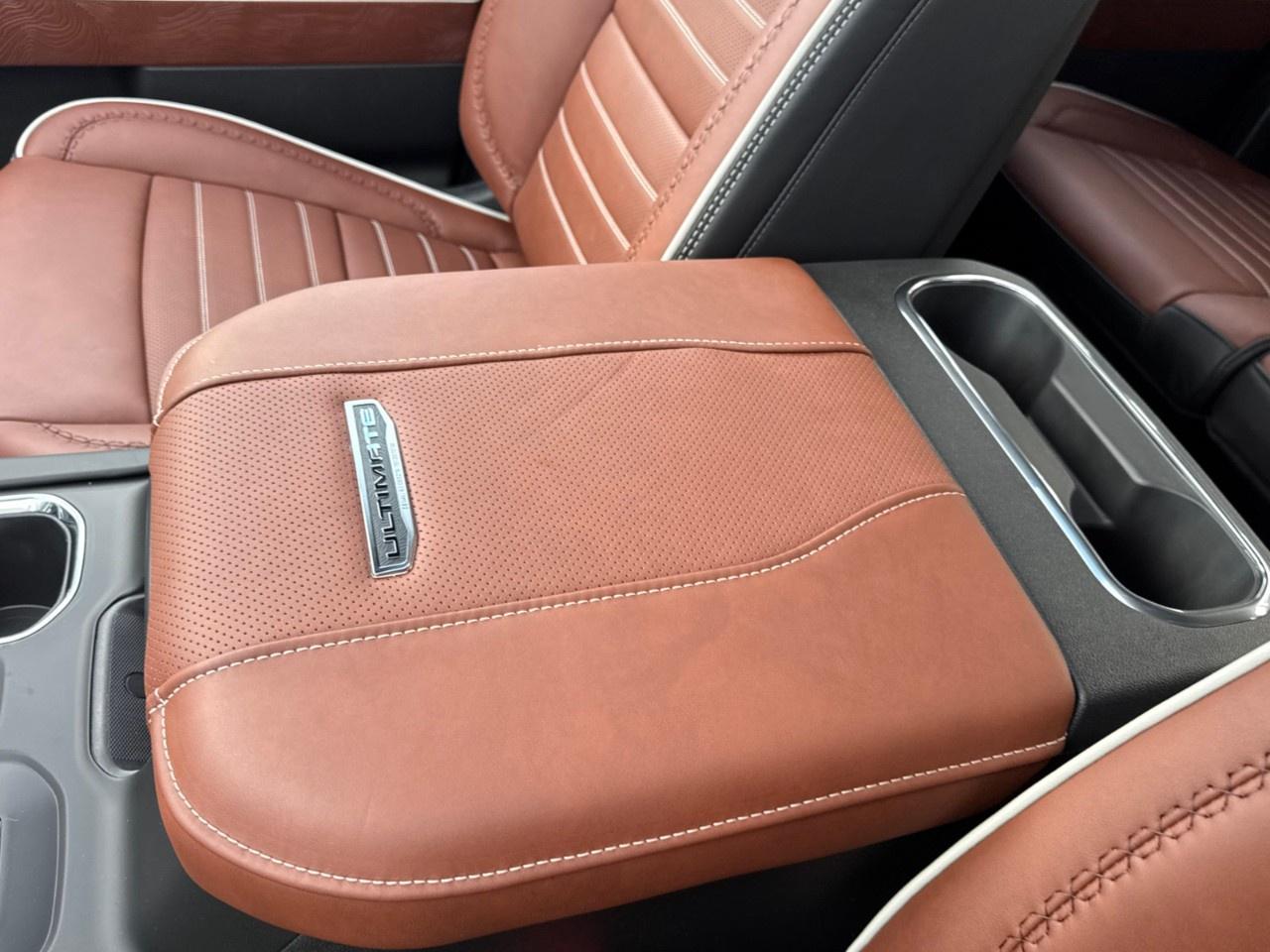 2026 GMC Sierra 3500HD 4WD Crew Cab Long Box Denali Ultimate Photo