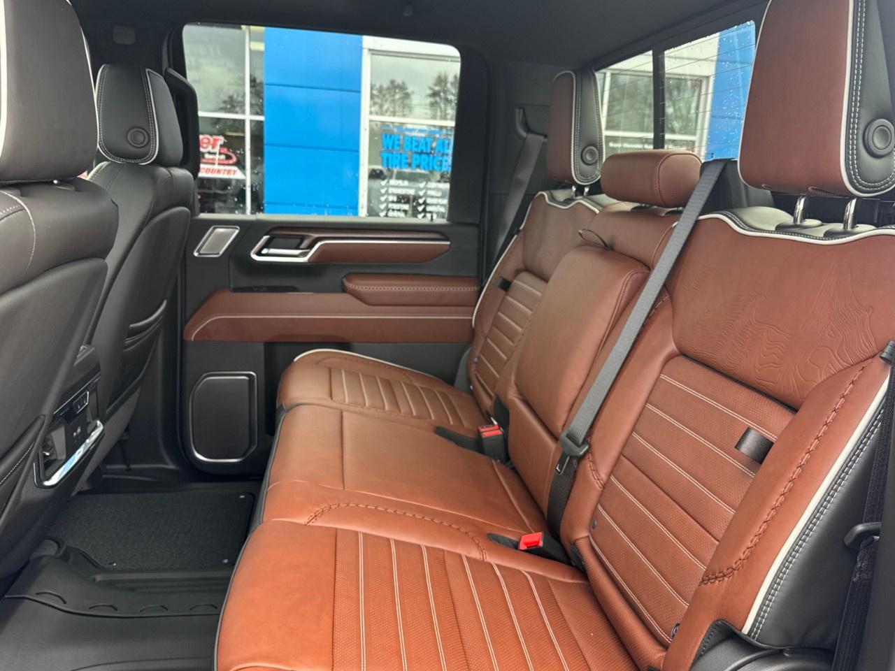 2026 GMC Sierra 3500HD 4WD Crew Cab Long Box Denali Ultimate Photo