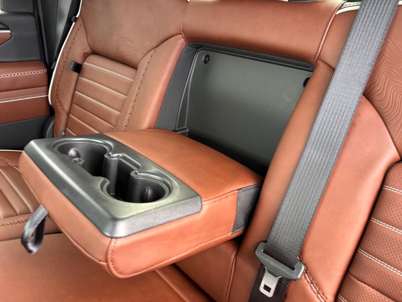 2026 GMC Sierra 3500HD 4WD Crew Cab Long Box Denali Ultimate Photo