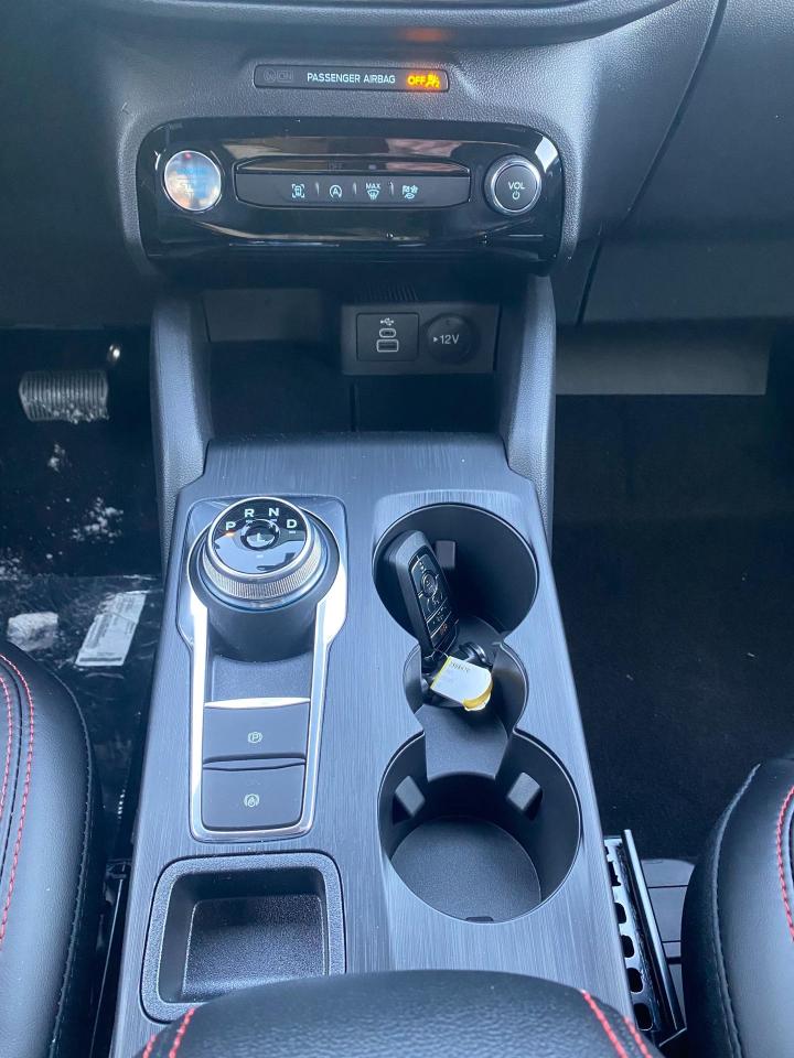 2025 Ford Escape ST-Line 4dr All-Wheel Drive Photo