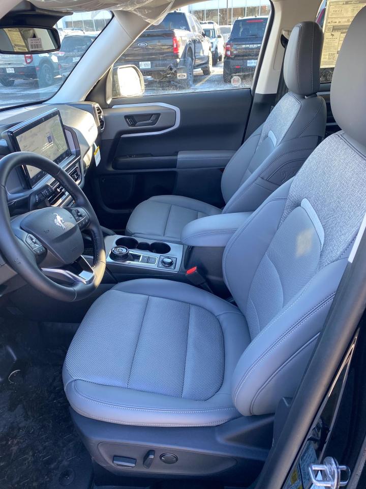 2025 Ford Bronco Sport Badlands 4dr 4x4 Photo