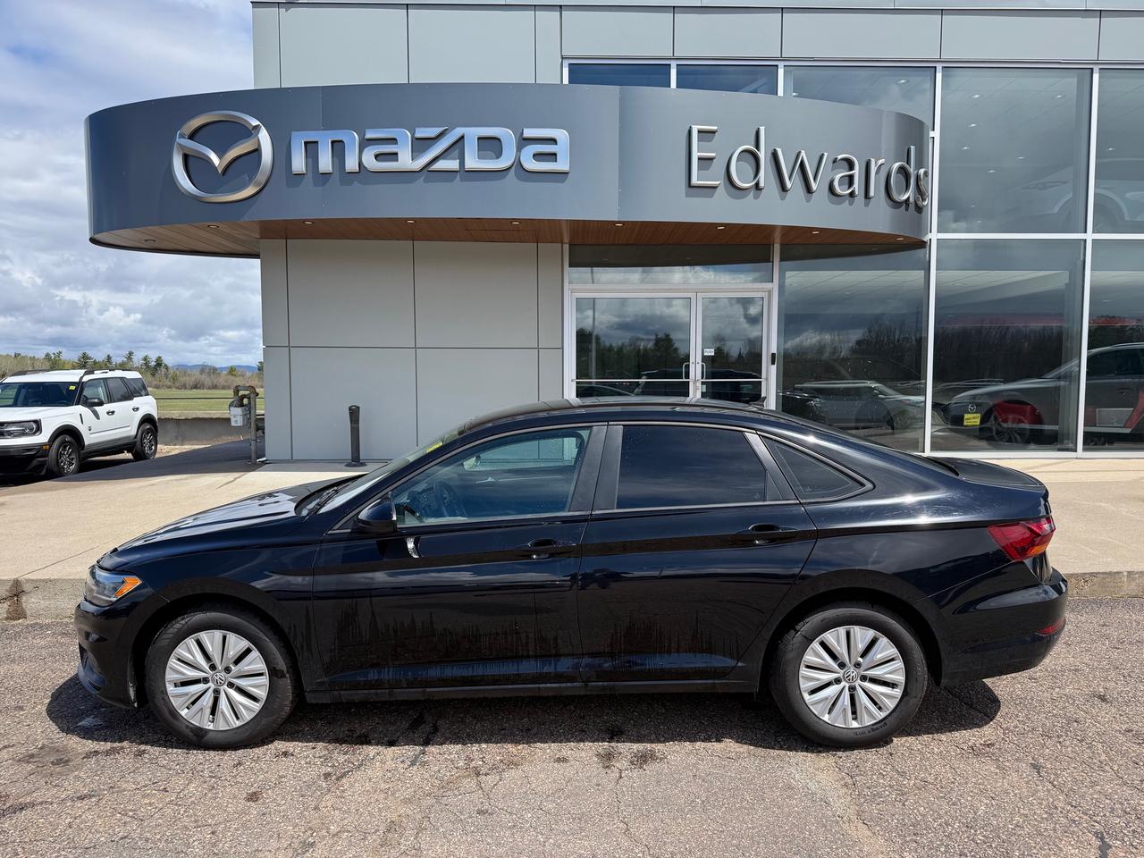 2019 Volkswagen Jetta 1.4 TSI Comfortline (M6) 4dr Sedan Photo