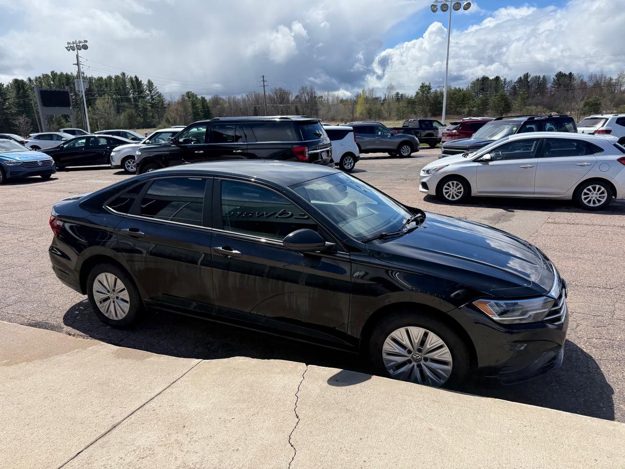 2019 Volkswagen Jetta 1.4 TSI Comfortline (M6) 4dr Sedan Photo