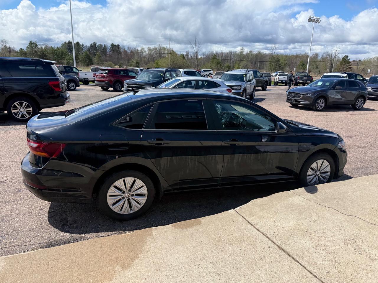 2019 Volkswagen Jetta 1.4 TSI Comfortline (M6) 4dr Sedan Photo