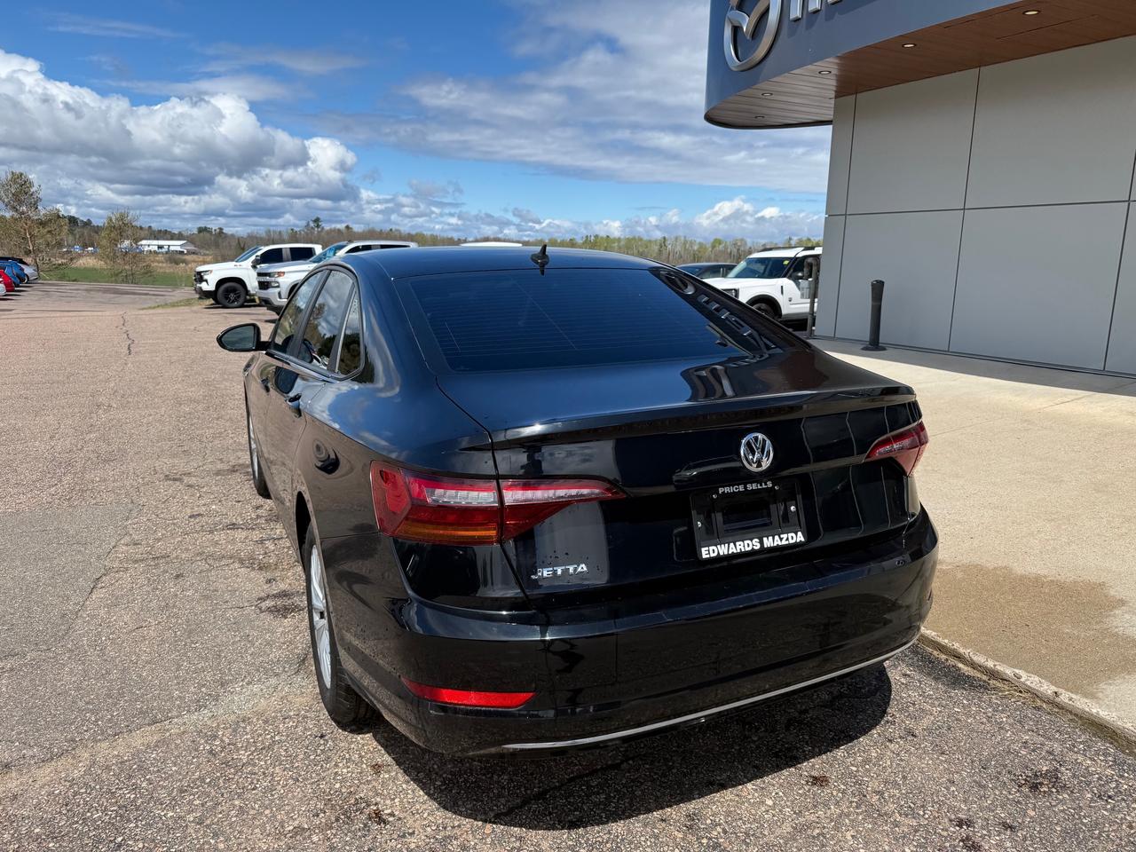 2019 Volkswagen Jetta 1.4 TSI Comfortline (M6) 4dr Sedan Photo