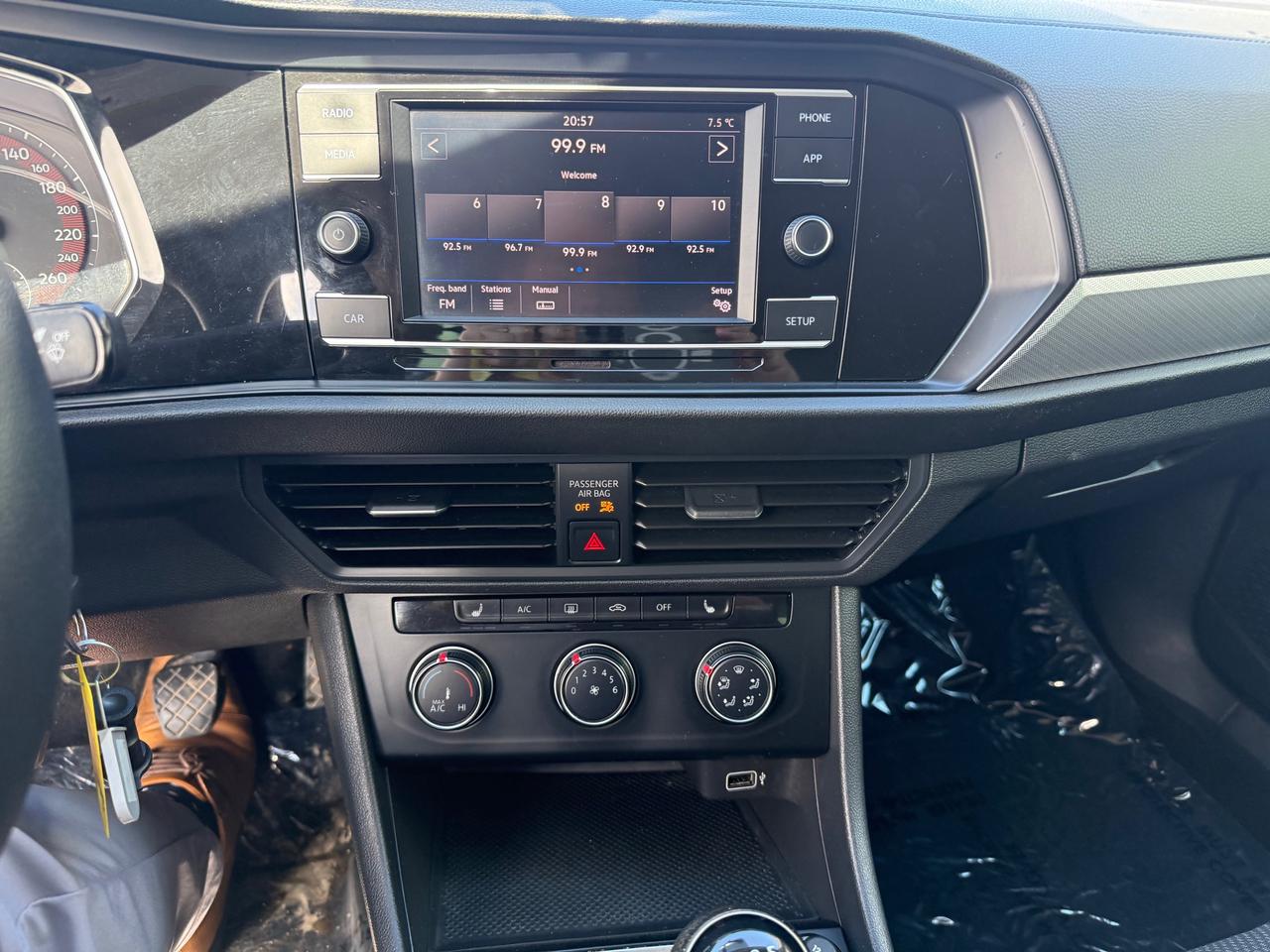 2019 Volkswagen Jetta 1.4 TSI Comfortline (M6) 4dr Sedan Photo