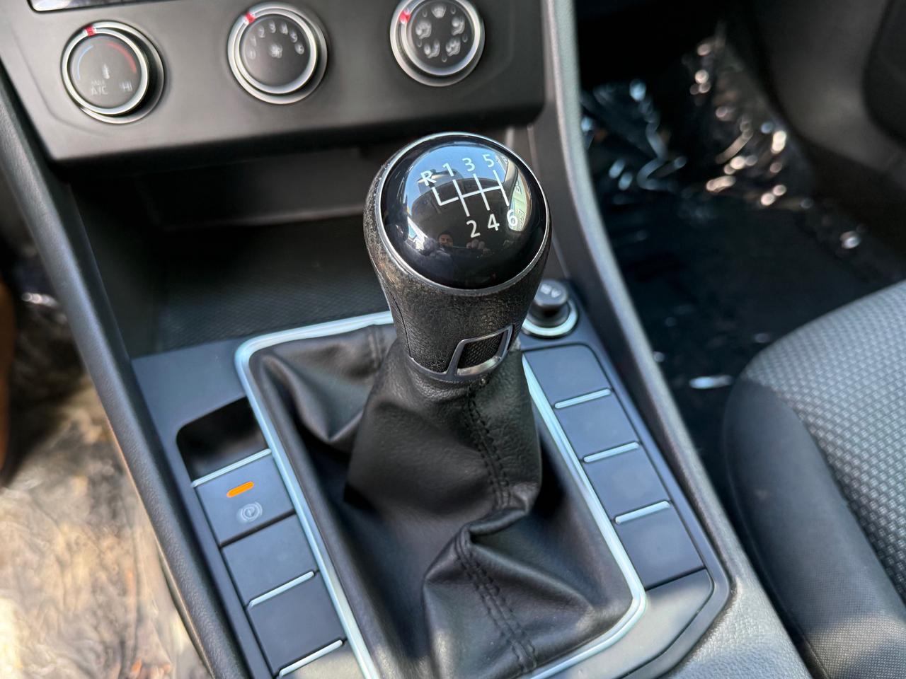 2019 Volkswagen Jetta 1.4 TSI Comfortline (M6) 4dr Sedan Photo