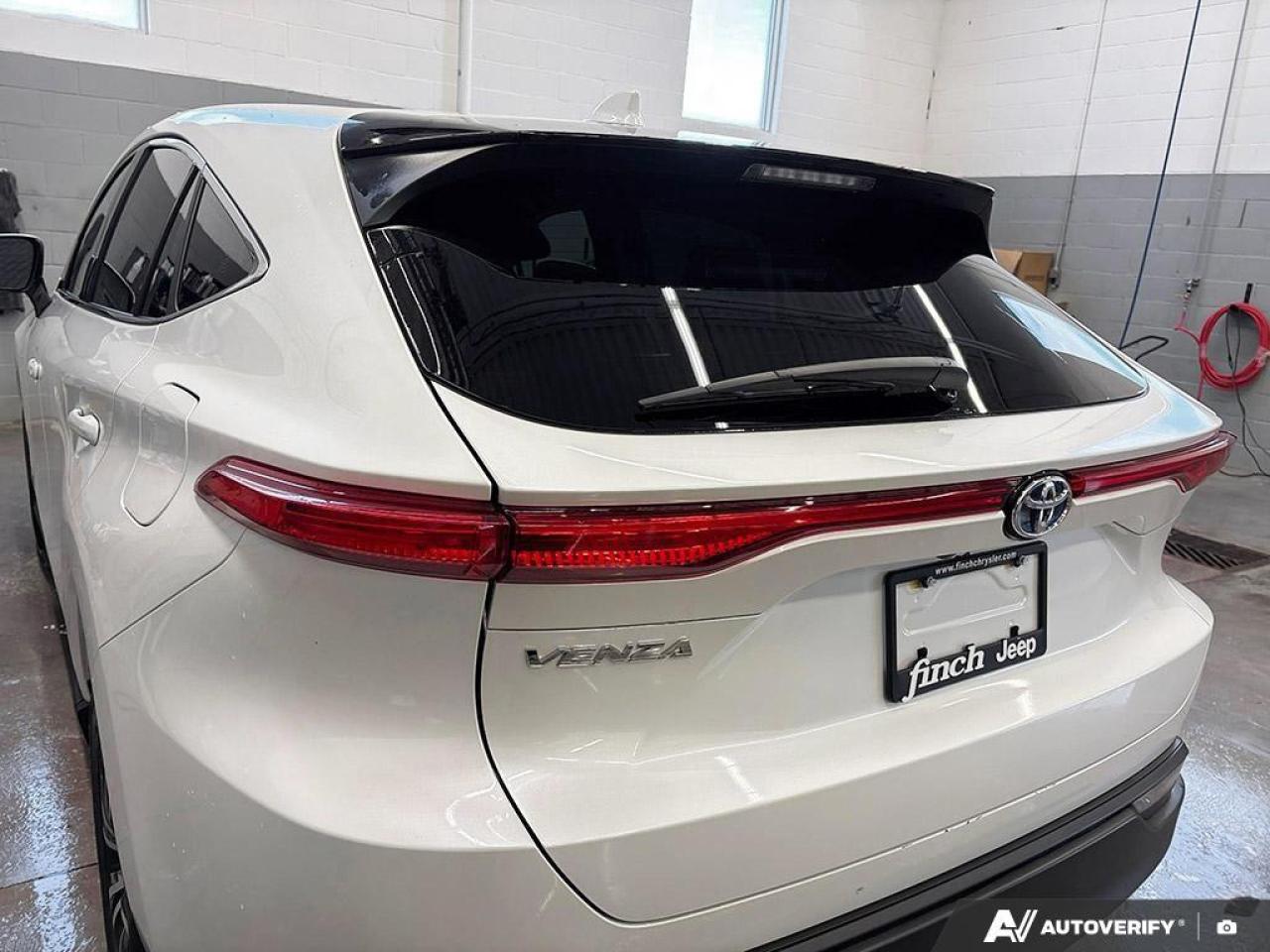 2024 Toyota Venza  Photo