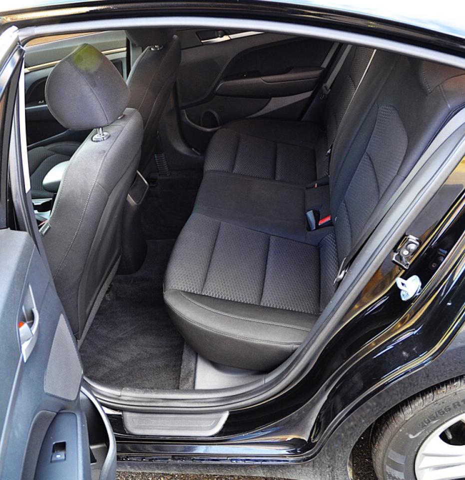 2019 Hyundai Elantra SEL 2.0L Automatic Photo