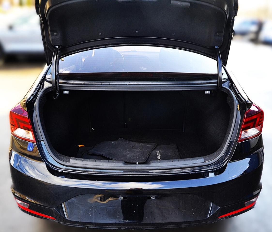 2019 Hyundai Elantra SEL 2.0L Automatic Photo