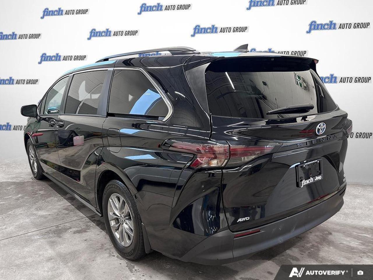 2024 Toyota Sienna  Photo