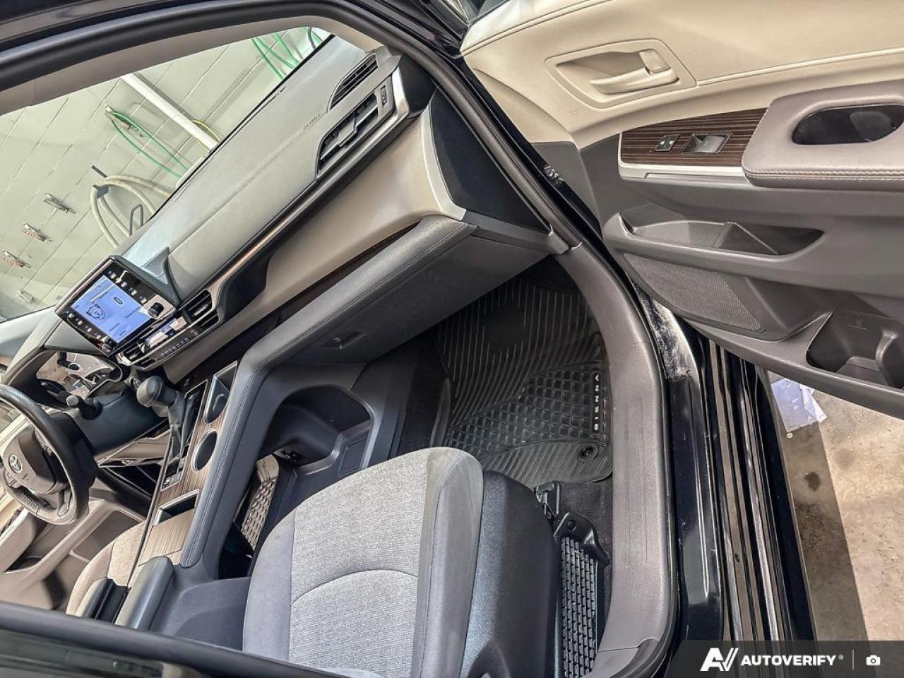 2024 Toyota Sienna  Photo