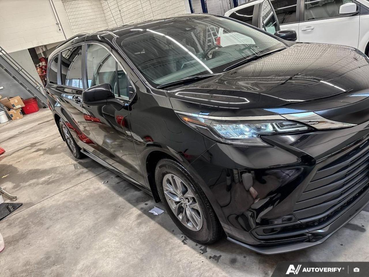 2024 Toyota Sienna  Photo