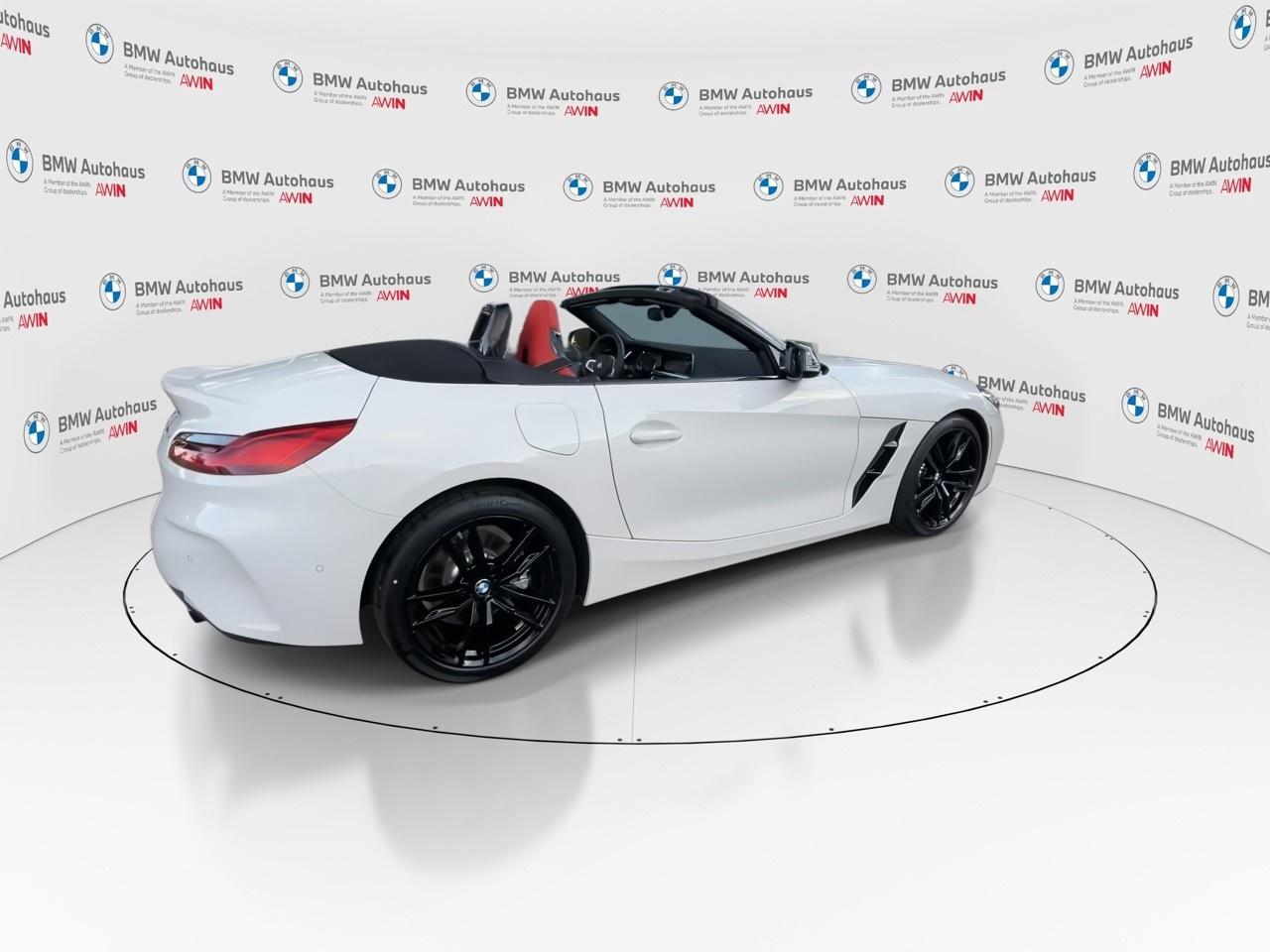 2025 BMW Z4 sDrive30i Roadster Photo