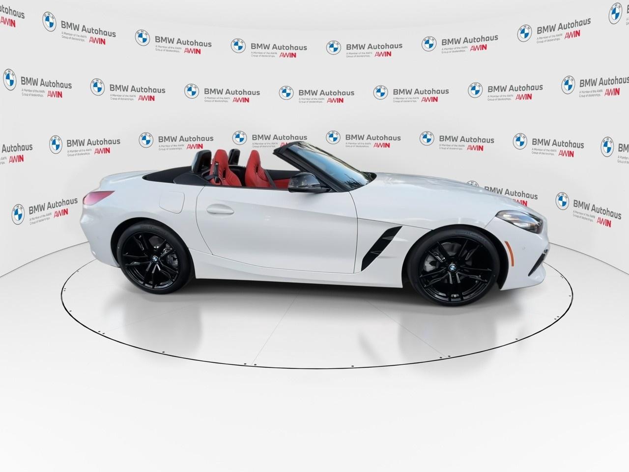 2025 BMW Z4 sDrive30i Roadster Photo
