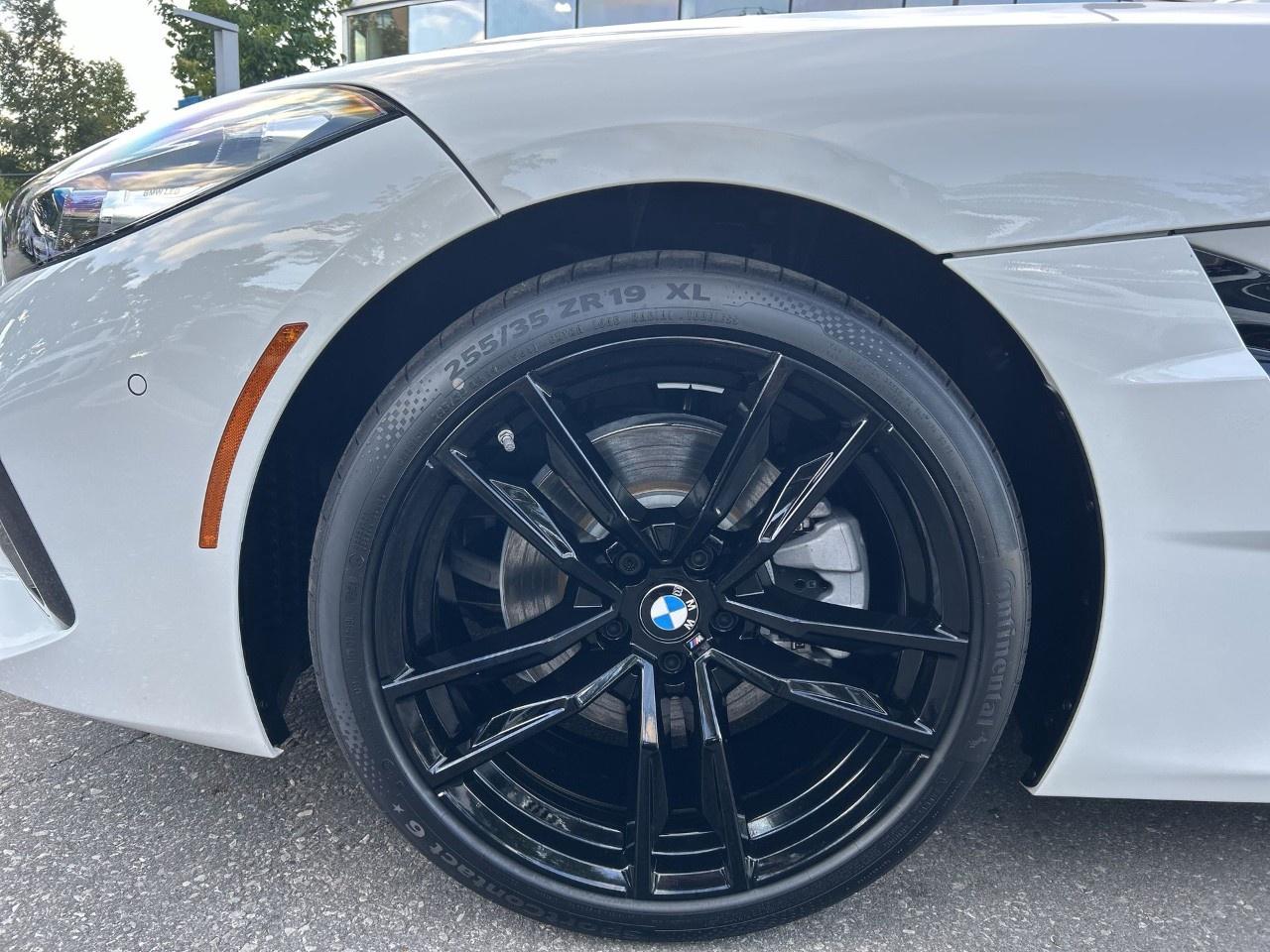 2025 BMW Z4 sDrive30i Roadster Photo