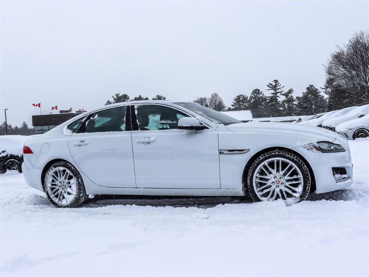 2018 Jaguar XF 25t Prestige 4dr All-Wheel Drive Sedan Photo2