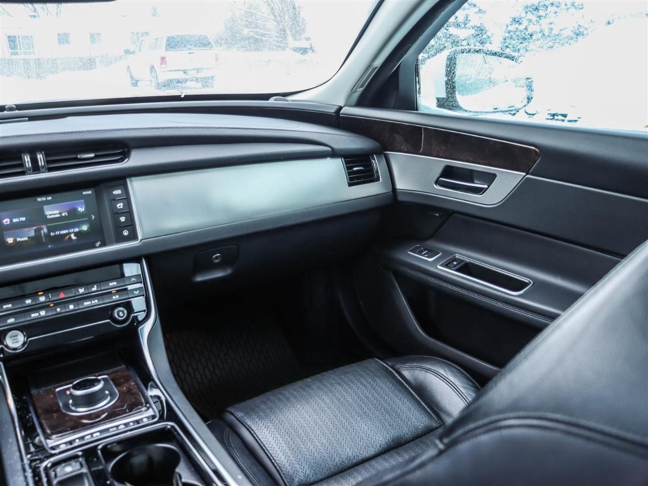 2018 Jaguar XF 25t Prestige 4dr All-Wheel Drive Sedan Photo