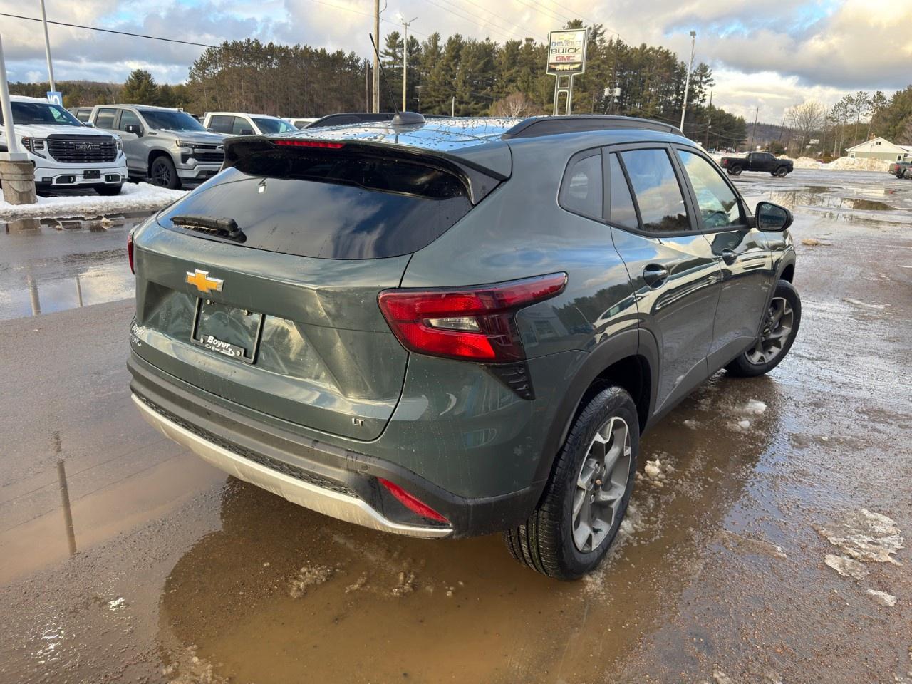 2026 Chevrolet Trax Fwd 4dr Lt Photo4