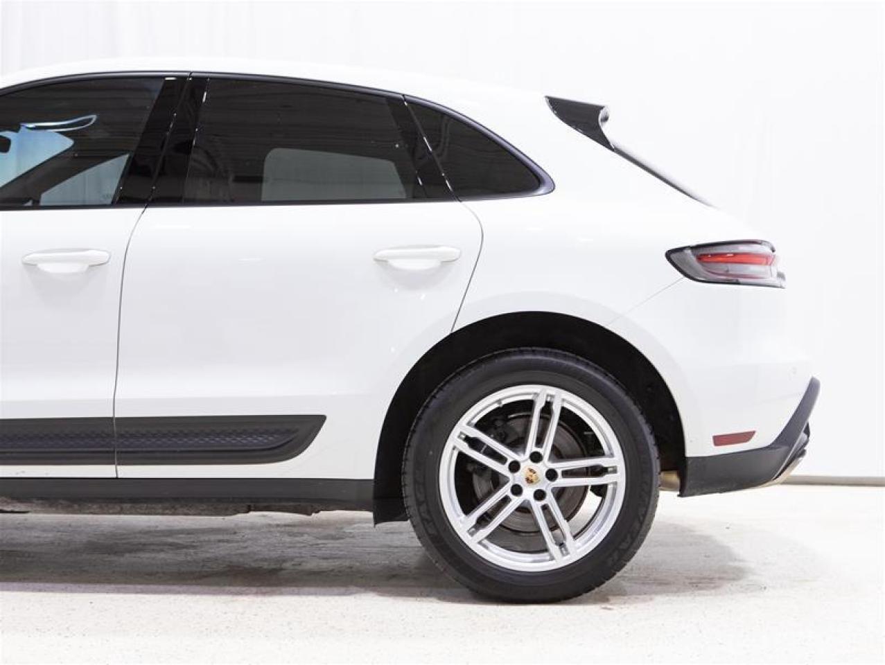 2023 Porsche Macan  Photo