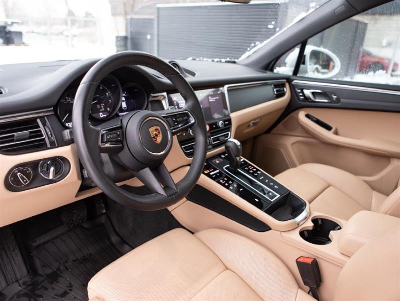 2023 Porsche Macan  Photo