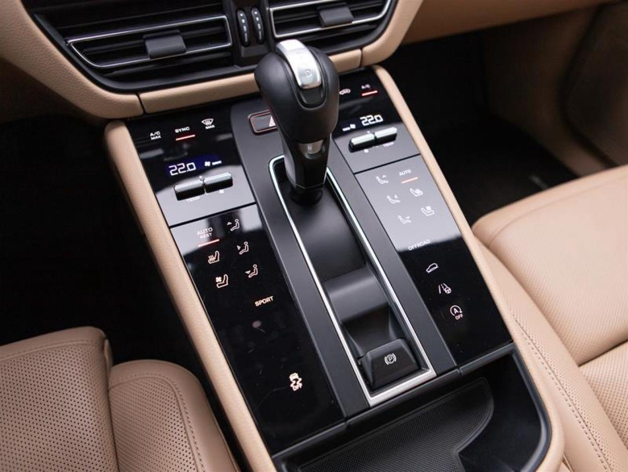 2023 Porsche Macan  Photo