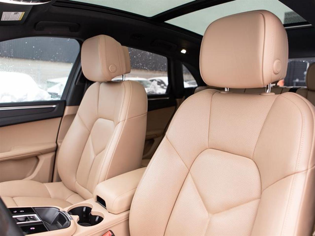 2023 Porsche Macan  Photo