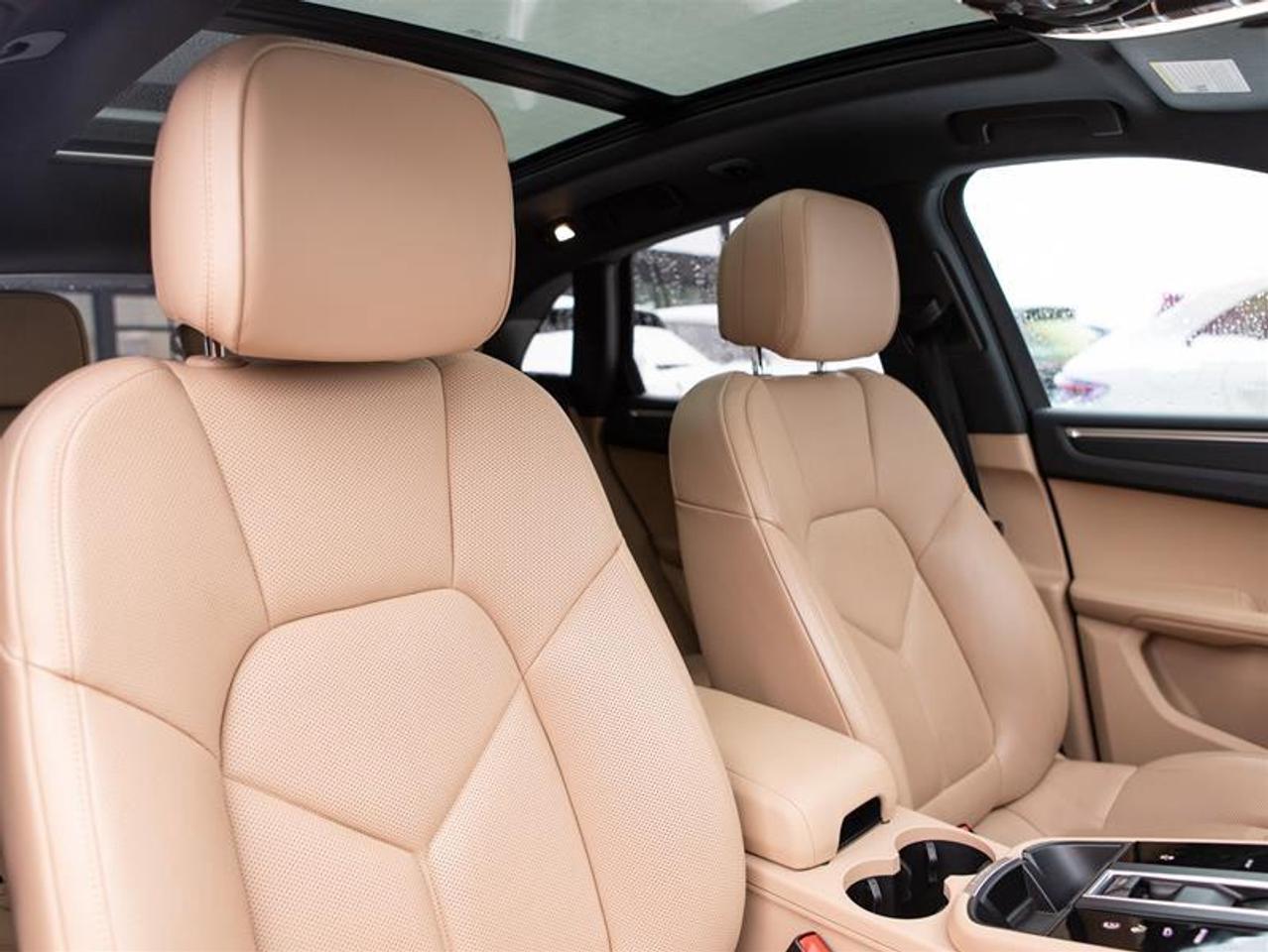 2023 Porsche Macan  Photo